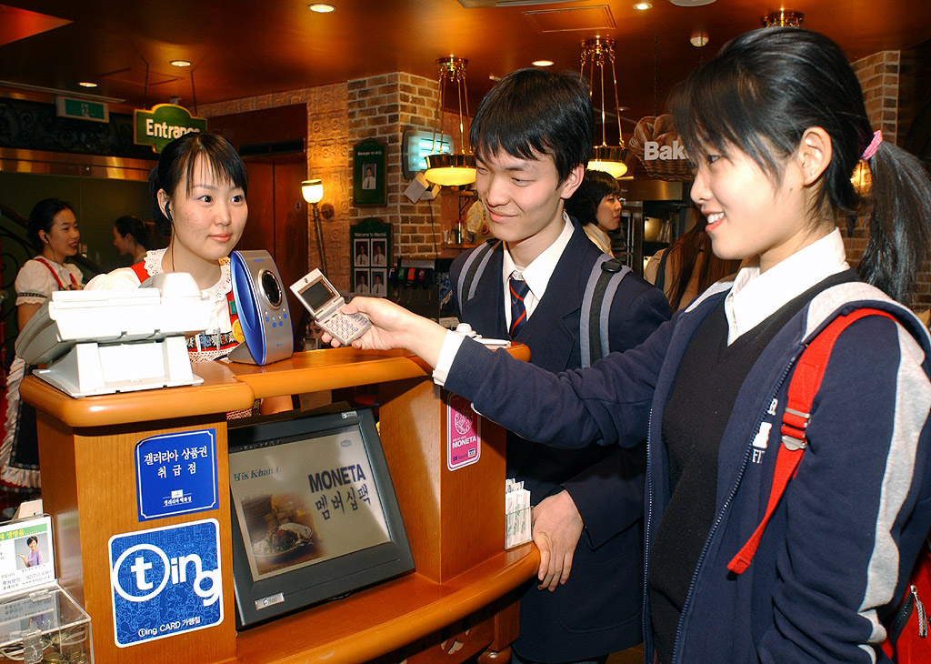 Students who subscribed to the Membership Pack service, are shown using the service in a local family restaurant.